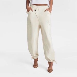 KBB by KAHLANA Women's mid-rise cargo jogger oversized look !!!